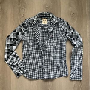 NWOT- Hollister button down shirt navy color